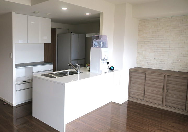 ���������[